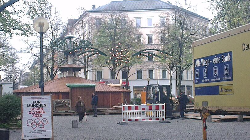 Jetzt geht's los: In Haidhausen wird der Weihnachtsmarkt aufgebaut.