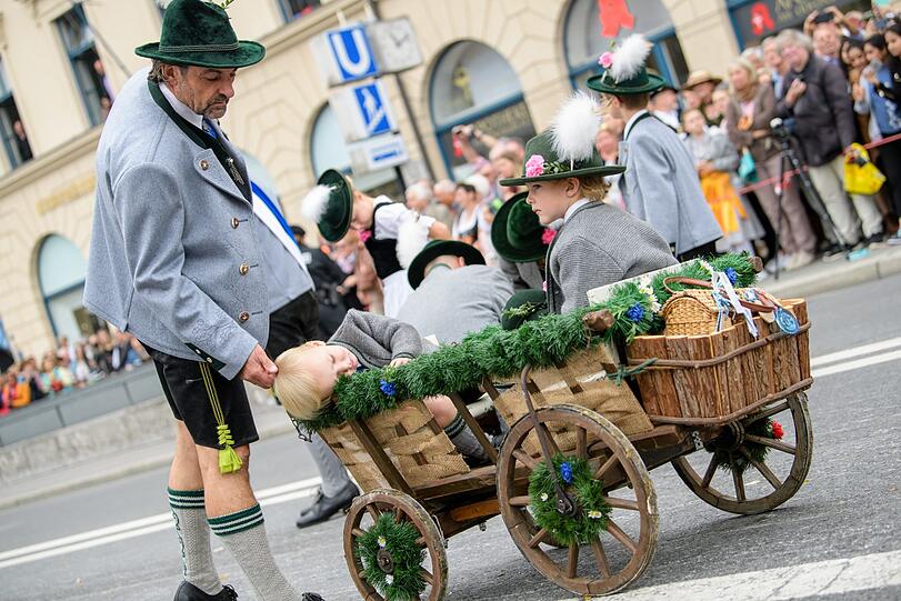 Der Trachten- und Schützenzug zur Münchner Theresienwiese war wieder für Groß und Klein eine tolle Veranstaltung, egal ob als Teilnehmer oder als Zuschauer.