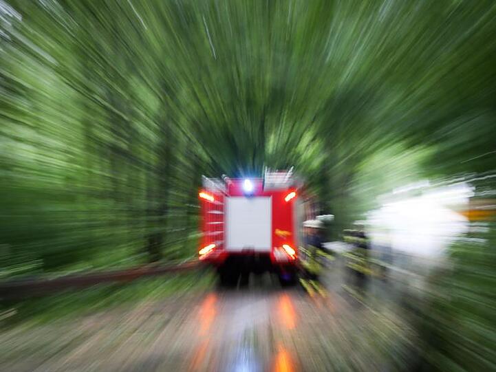 Ein Einsatzwagen der Feuerwehr. Foto: Friso Gentsch/dpa/Archivbild
