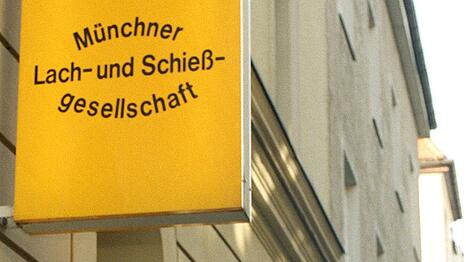 Droht der 1956 von Sammy Drechsel und Dieter Hildebrandt gegründeten Bühne die Insolvenz?