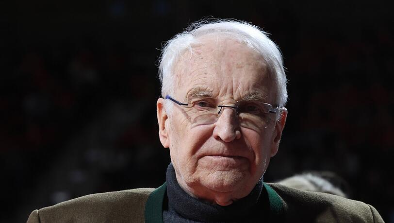 Seit 2007 nicht mehr Chef der CSU, aber Edmund Stoiber hat immer noch viel zu sagen: über die Heim-EM, die AfD und natürlich seinen FC Bayern.