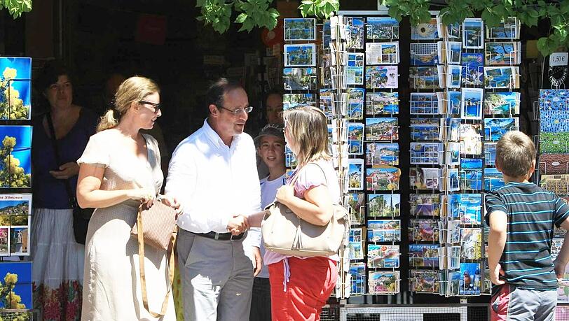 Valerie Trierweiler und Francois Hollande im Urlaub. Valerie Trierweiler und Francois Hollande im Urlaub.