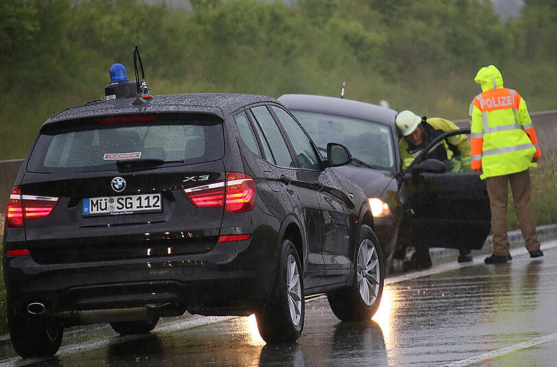 Bilder vom Verkehrsunfall bei Mettenheim. Der Autofahrer wurde glücklicherweise nicht verletzt.