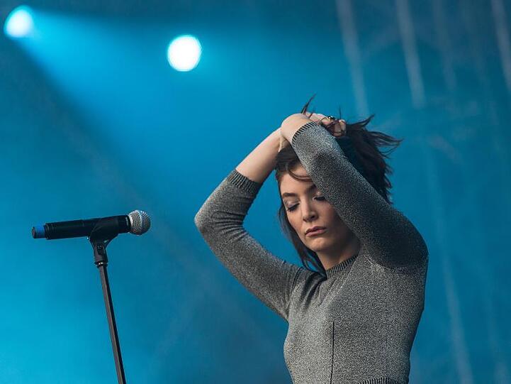 Die neuseeländische Sängerin Lorde beim Musikfestival Hurricane 2017.