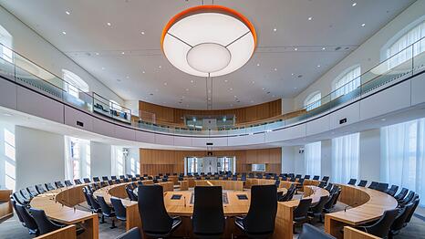 Umfrage deutet auf Kopf-an-Kopf-Rennen zwischen CDU und SPD hin. (Archivbild)