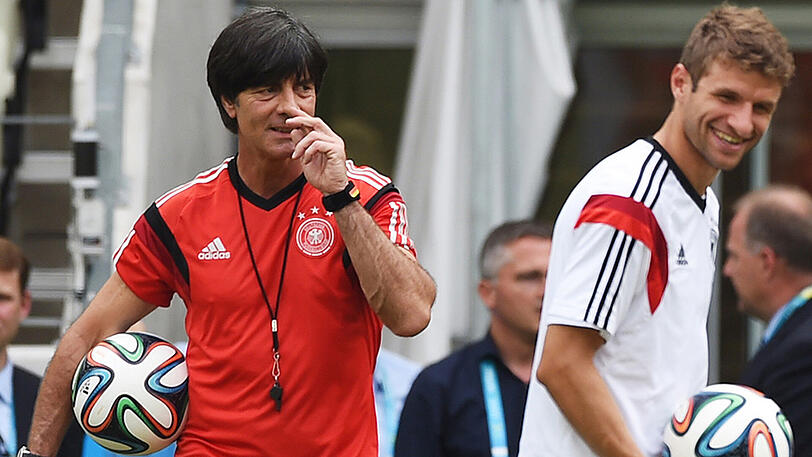 Hält fest zu seinem Weltmeister: Bunestrainer Joachim Löw baut auch 2018 auf Thomas Müller.