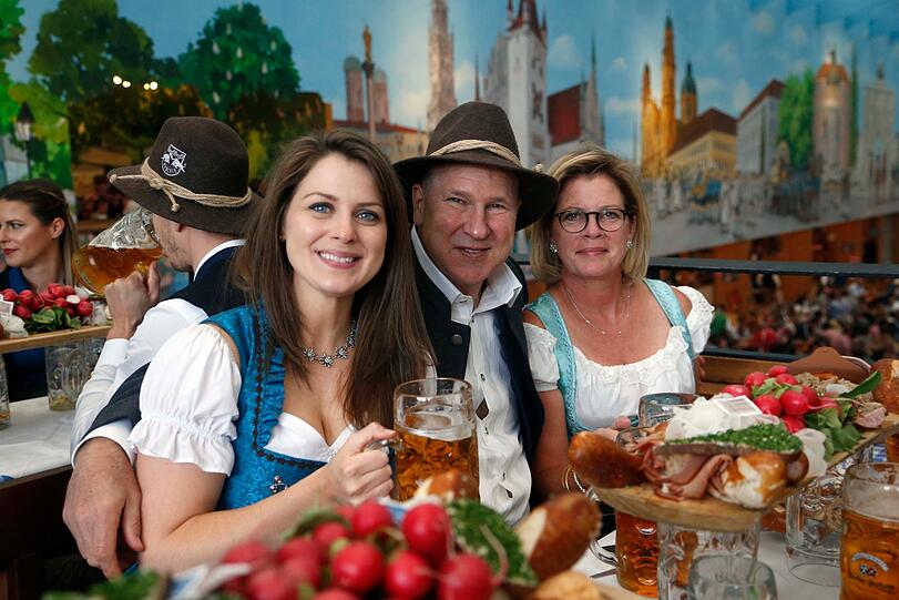 Trainer Don Jackson mit Frau Nancy und Tochter.