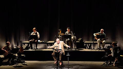 Joachim Król und das L&rsquo;Orchestre du soleil.