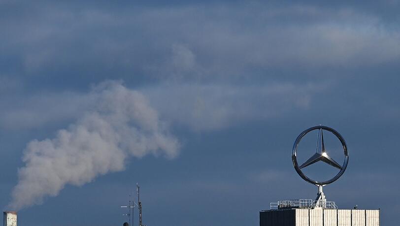 Mercedes-Benz mit Gewinneinbruch. (Foto aktuell) Mercedes-Benz mit Gewinneinbruch. (Foto aktuell)
