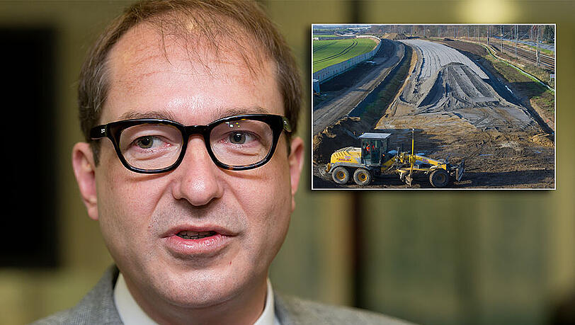 Verkehrsminister Alexander Dobrindt (CSU) will nun auch Bundesstraßen mit Hilfe privater Investoren finanzieren. Verkehrsminister Alexander Dobrindt (CSU) will nun auch Bundesstraßen mit Hilfe privater Investoren finanzieren.