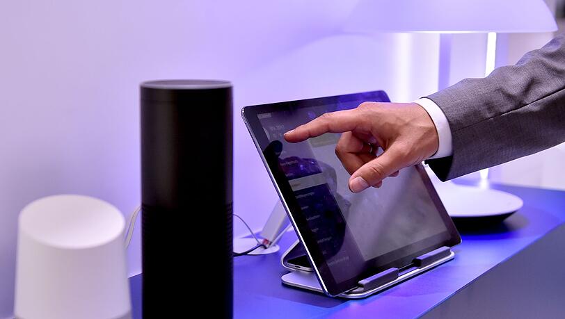 Daten, die etwa Geräte für das "smart Home" sammeln, sollen Nutzerinnen und Nutzern ab Freitag leichter zugänglich gemacht werden. (Symbolbild)