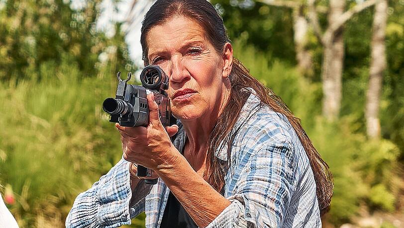 Katy Karrenbauer spielt in der Oberpfalz die Hauptrolle in "Misery" von Stephen King. Furth im Wald ist von M&uuml;nchen aus mit dem Zug in rund drei Stunden erreichbar.