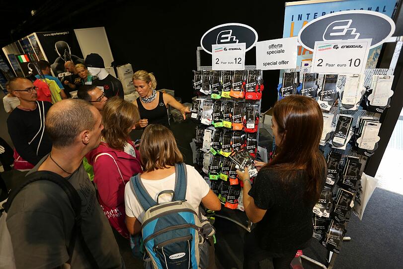 Bei der Sportmesse zum Marathon finden die Besucher Produkte und Informationen aus vielen Bereichen. 	Norbert Wilhelmi/ München Marathon
