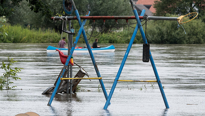 Die Donau mit Hochwasser, hier am Donnerstag im bayerischen Eining. Die Donau mit Hochwasser, hier am Donnerstag im bayerischen Eining.