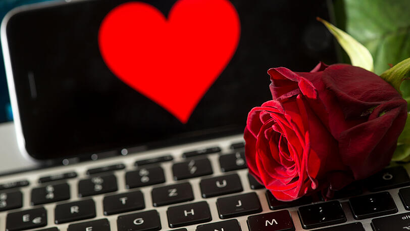 Die fiese Betrugsmasche übers Internet wird auch "Love Scamming" genannt. (Symbolbild)