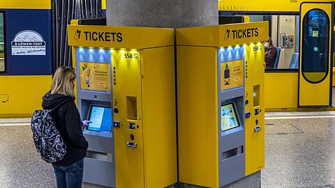 Ab Juni fahren Bürgerinnen und Bürger für neun Euro im Monat bundesweit mit Bus und Bahn.