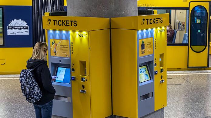 Ab Juni fahren Bürgerinnen und Bürger für neun Euro im Monat bundesweit mit Bus und Bahn.