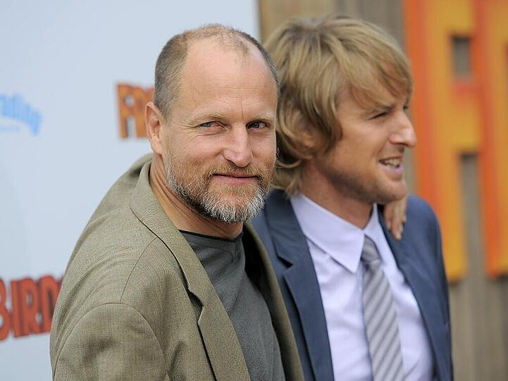 "Free Birds"-Premiere: Woody Harrelson hält sich vorsichtshalber bei Kollege Owen Wilson fest
