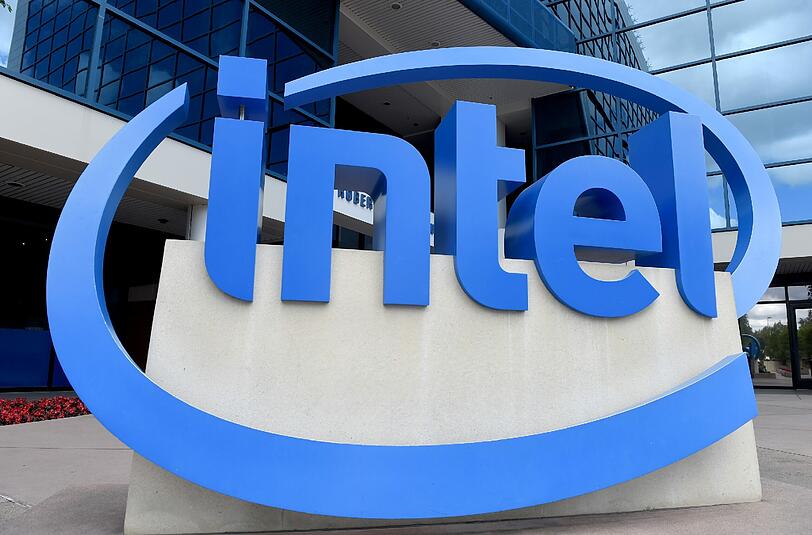 Trennt sich von der Mehrheit seiner IT-Sicherheitssparte: US-Chiphersteller Intel. Foto: Andrej Sokolow/Archiv