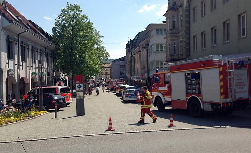 Am Samstag raste in Bad Säckingen ein Auto in eine Menschengruppe vor einem Straßencafe: Ein Toter und mehrere Verletzte.