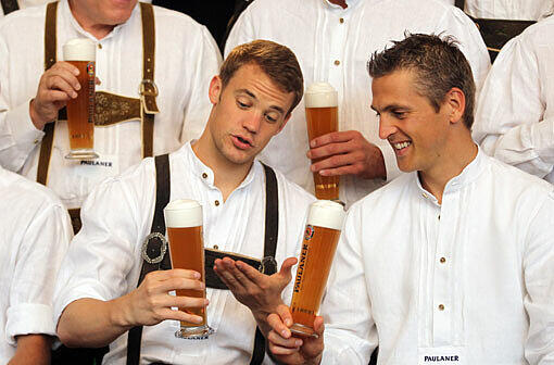Sehen Sie hier weitere Bilder vom Fotoshooting der Bayern mit Paulaner.