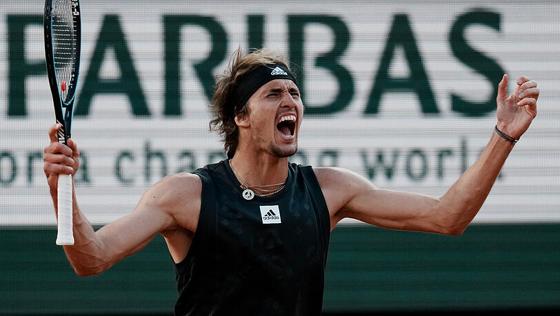 Alexander Zverev nach seinem Viertelfinalsieg gegen den Spanier Carlos Alcaraz.