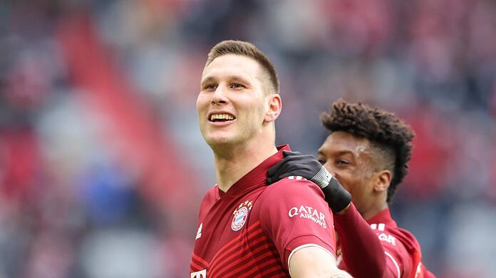 Nach fünf Jahren beim FC Bayern wechselt er im Sommer zum Rivalen Borussia Dortmund: Niklas Süle (l.).