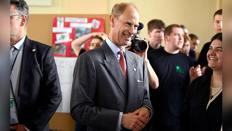 Ein gut gelaunter Prinz Edward beim Besuch der Schule am Schillerpark.
