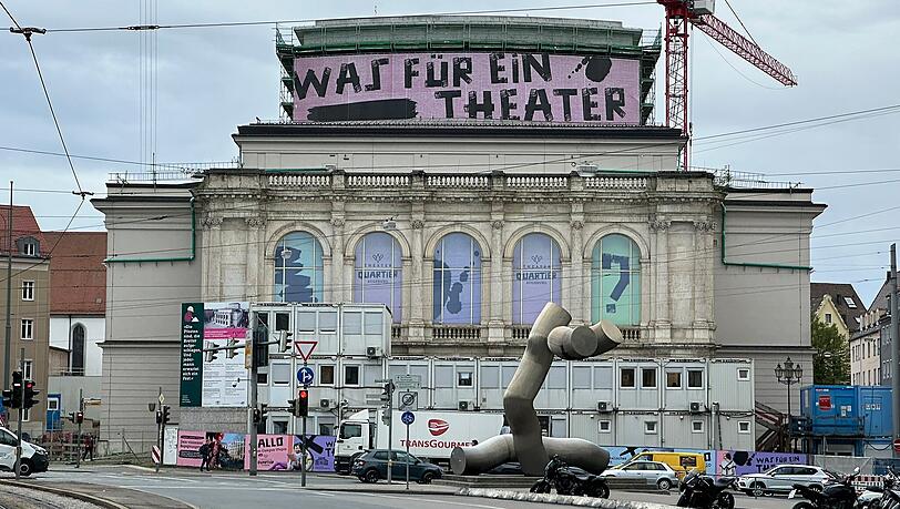 Das historische Augsburger Theater, das seit mehreren Jahren von Grund auf modernisiert wird. Das historische Augsburger Theater, das seit mehreren Jahren von Grund auf modernisiert wird.