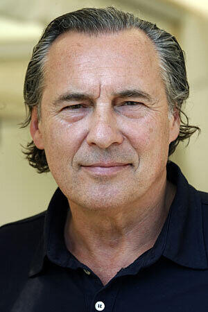 PETER BOND (58): Er moderierte seit 1988 das Glücksrad - nach dessen Ende hatte er selbst leider weniger Glück. Bis zum Dschungelcamp häuften sich die Gerüchte, Peter Bond beziehe Arbeitslosengeld und wohne in einem Zimmer zur Untermiete. Der Dschungel hat ebenfalls nicht den erwarteten Erfolg gebracht.
