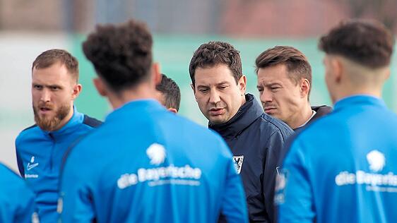 Argirios Giannikis hat bei dem nun aufgeblähten Kader von 31 zur Verfügung stehenden Spielern die Qual der Wahl.