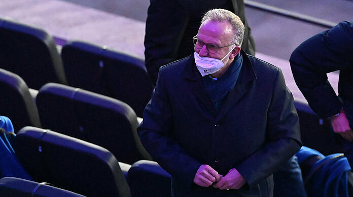 Bayern-Vorstandsboss Karl-Heinz Rummenigge am Rande der Bundesliga-Begegnung bei Hertha BSC Berlin.