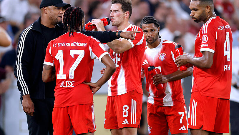 Trainer Vincent Kompany mit seinen Stars Michael Olise, Leon Goretzka, Serge Gnabry und Jonathan Tah (v.l.). Trainer Vincent Kompany mit seinen Stars Michael Olise, Leon Goretzka, Serge Gnabry und Jonathan Tah (v.l.).