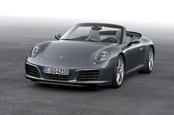 Mit Allradantrieb bestens geeignet für den Wintereinsatz: der Porsche 911 Carrera 4 Cabrio.