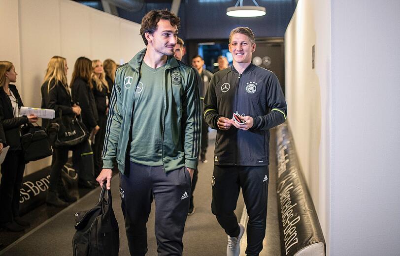 Kommen hoffentlich beide bei der EM zum Einsatz: Mats Hummels und Bastian Schweinsteiger.