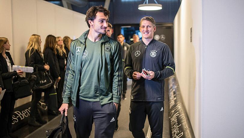 Kommen hoffentlich beide bei der EM zum Einsatz: Mats Hummels und Bastian Schweinsteiger. Kommen hoffentlich beide bei der EM zum Einsatz: Mats Hummels und Bastian Schweinsteiger.