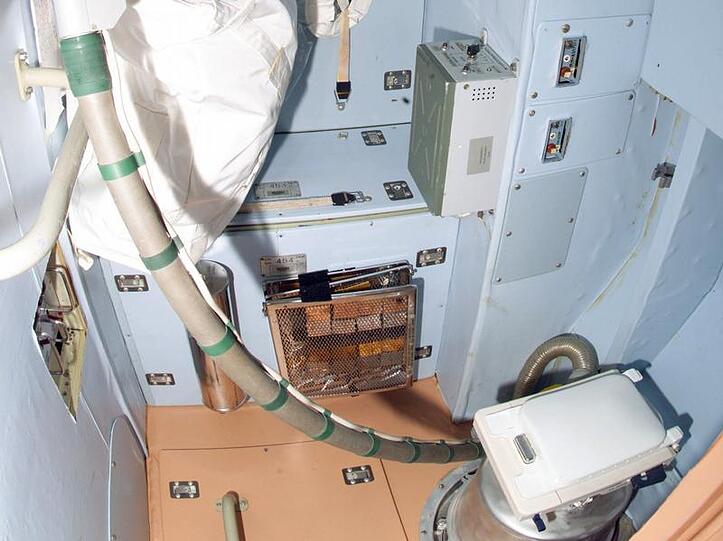 Die Toilette auf der Raumstation ISS