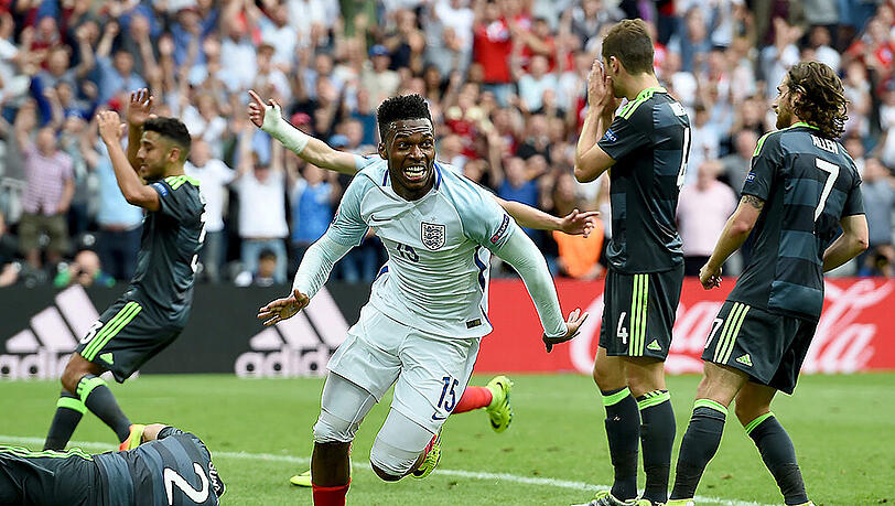 Englands Daniel Sturridge feiert sein 2:1-Siegtor im zweiten EM-Gruppenspiel gegen Wales. Englands Daniel Sturridge feiert sein 2:1-Siegtor im zweiten EM-Gruppenspiel gegen Wales.
