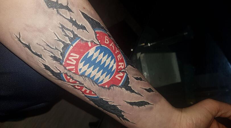 Fan-Liebe, die unter die Haut geht! Die besten FC-Bayern-Tattoos der AZ-Leser...