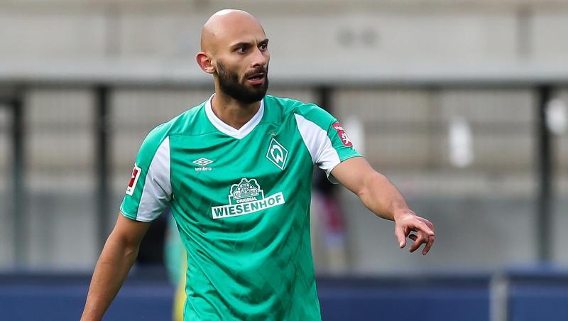 Bremens Ömer Toprak gestikuliert.