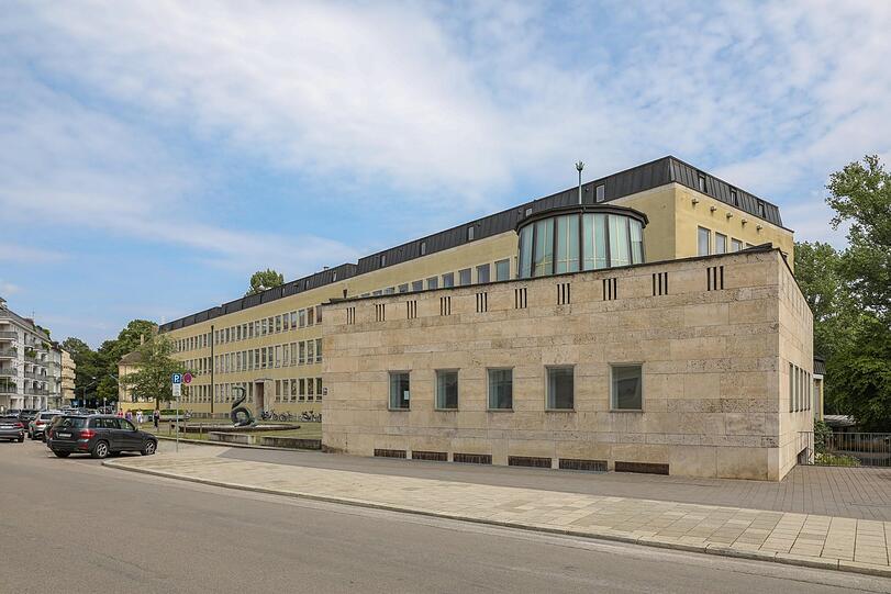 Ist die Tierklinik denkmalwürdig oder nicht? Diese Frage ist seit zehn Jahren umstritten. Nun muss ein Gericht entscheiden.