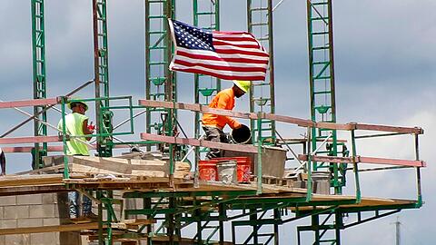 Die Wirtschaft in den USA legt stärker zu als von Ökonomen erwartet (Archivbild)