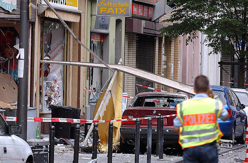 9. Juni 2004: Eine Bombe, gefüllt mit 700 Nägeln, hat die Keupstraße verwüstet.