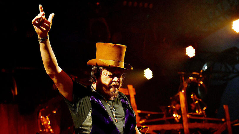 Mit Hut wie immer spielte Zucchero gut 30 Songs.