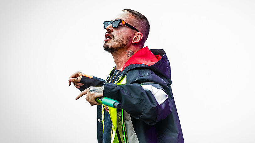 J Balvin während eines Auftritts in den Niederlanden.