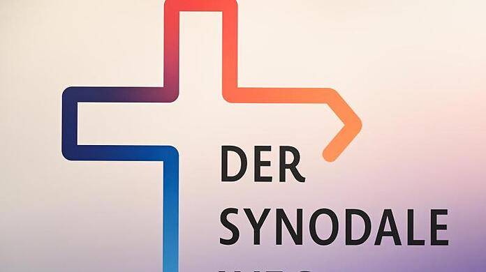 Thomas Sternberg (r), Präsident des Zentralkomitees der deutschen Katholiken, und Georg Bätzing, Vorsitzender der Deutschen Bischofskonferenz, bei der Zweiten Synodalversammlung der katholischen Kirche.
