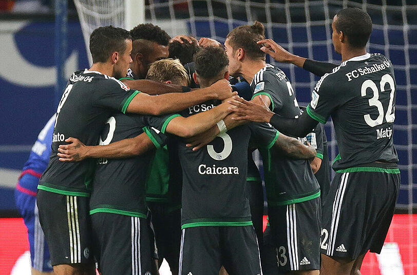 Die Profis des FC Schalke 04 wollen auch in der Europa League jubeln.