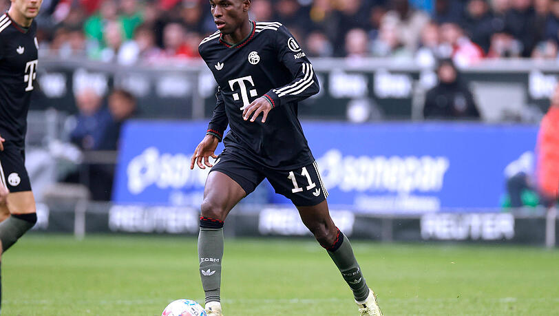 Bisher kein Faktor im Spiel des FC Bayern: Nicolas Jackson. Bisher kein Faktor im Spiel des FC Bayern: Nicolas Jackson.