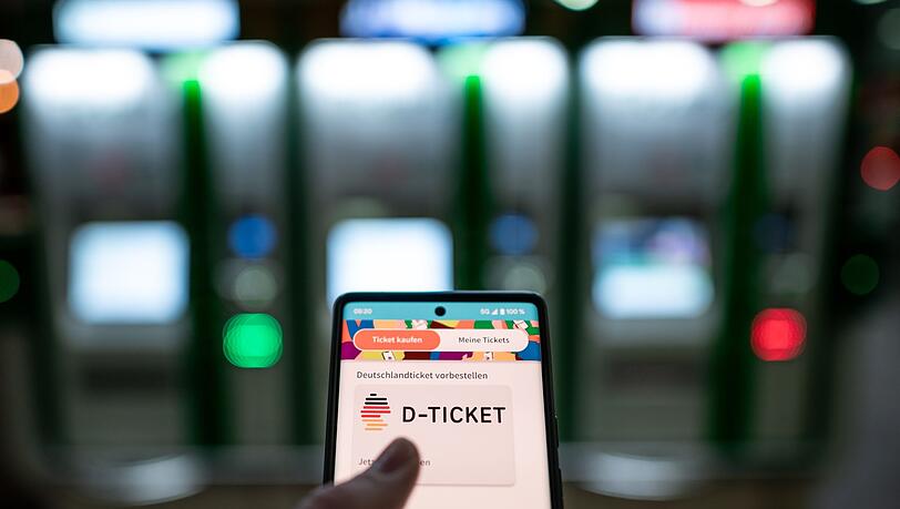 Mehr als 14 Millionen Menschen nutzen das Deutschlandticket derzeit. (Symbolbild)