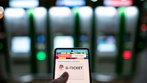 Mehr als 14 Millionen Menschen nutzen das Deutschlandticket derzeit. (Symbolbild)